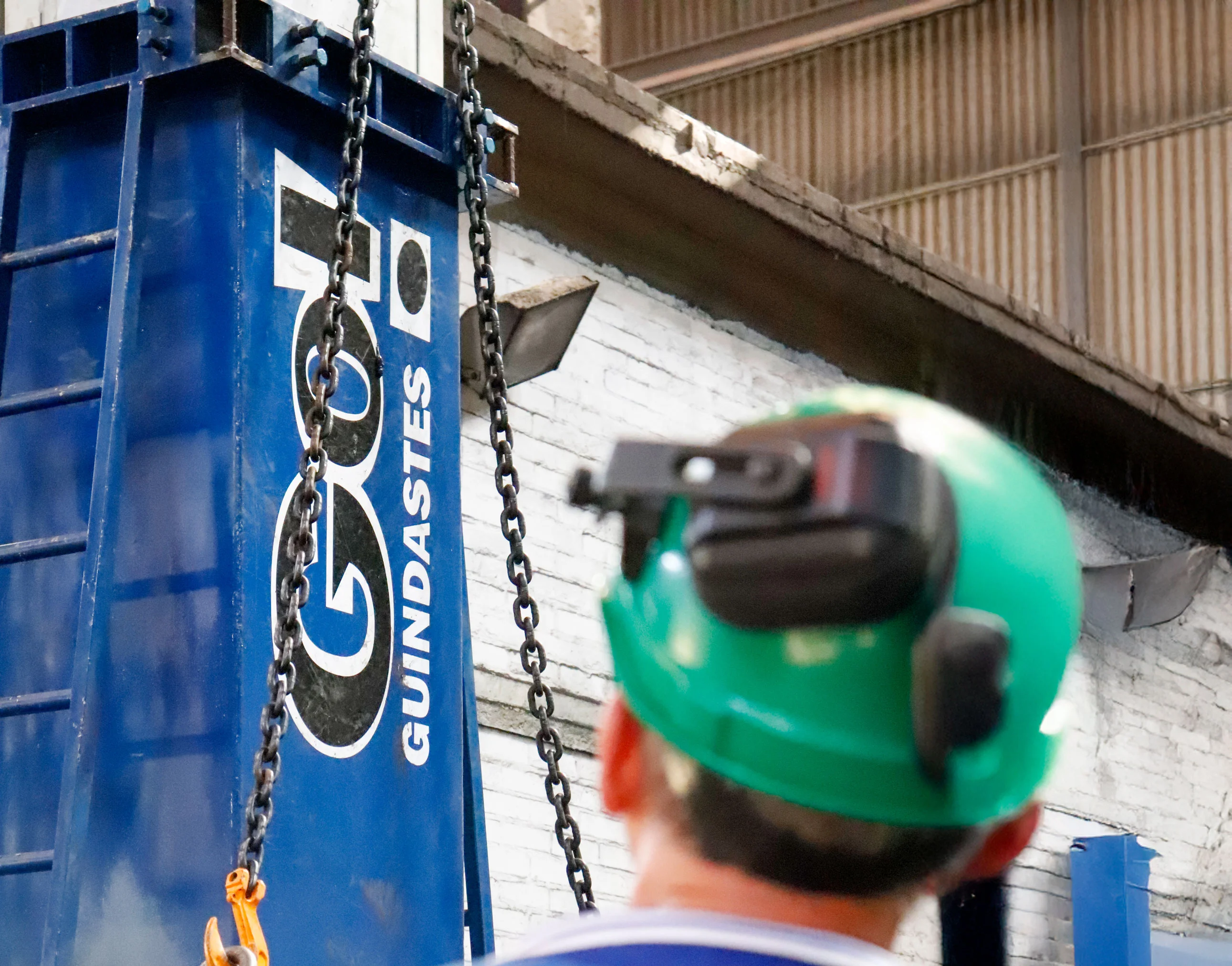 Operação de movimentação de equipamentos da Go! Guindastes